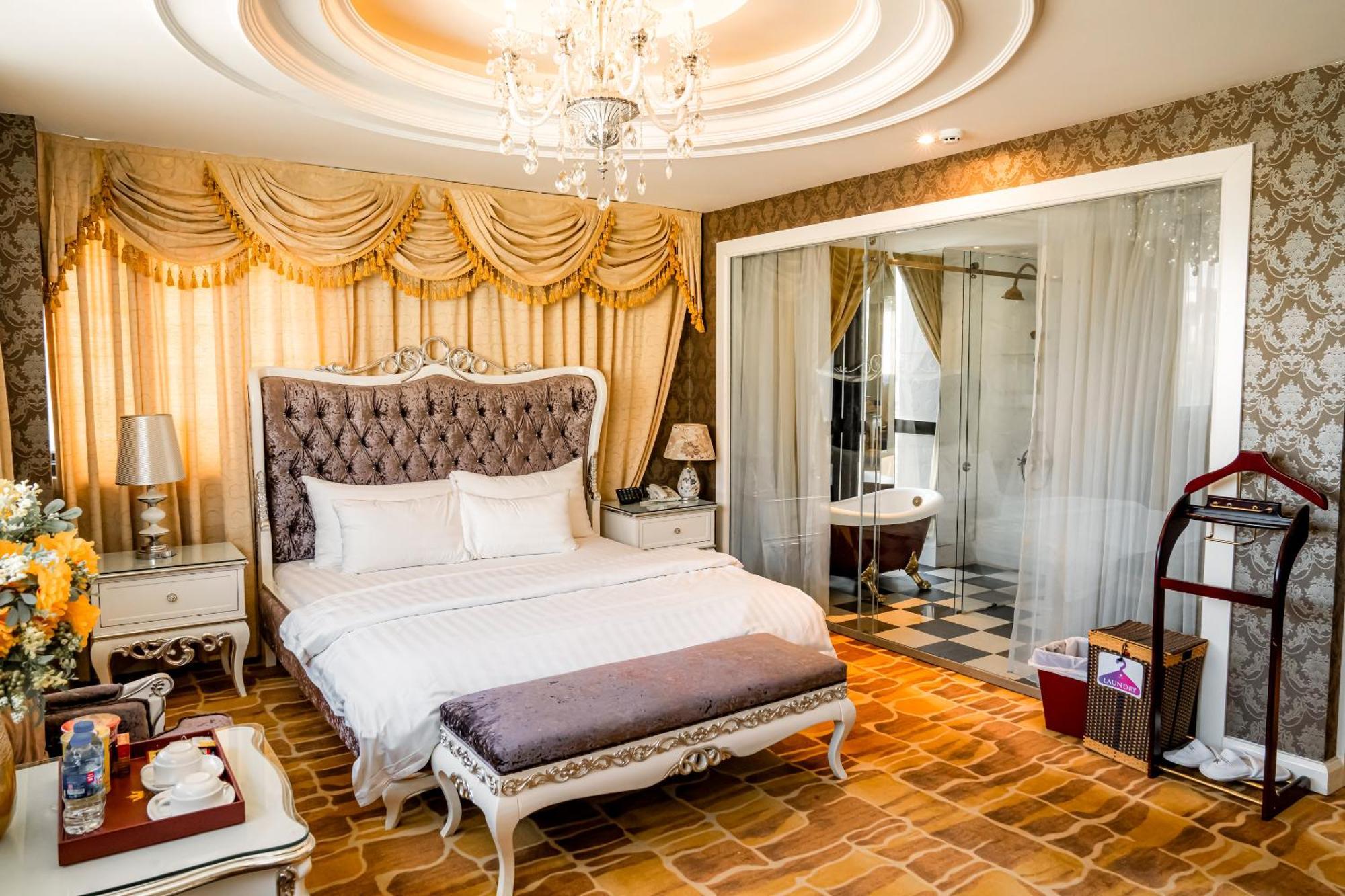 Hoang Trieu Hotel Ho Chi Minh City Exterior photo