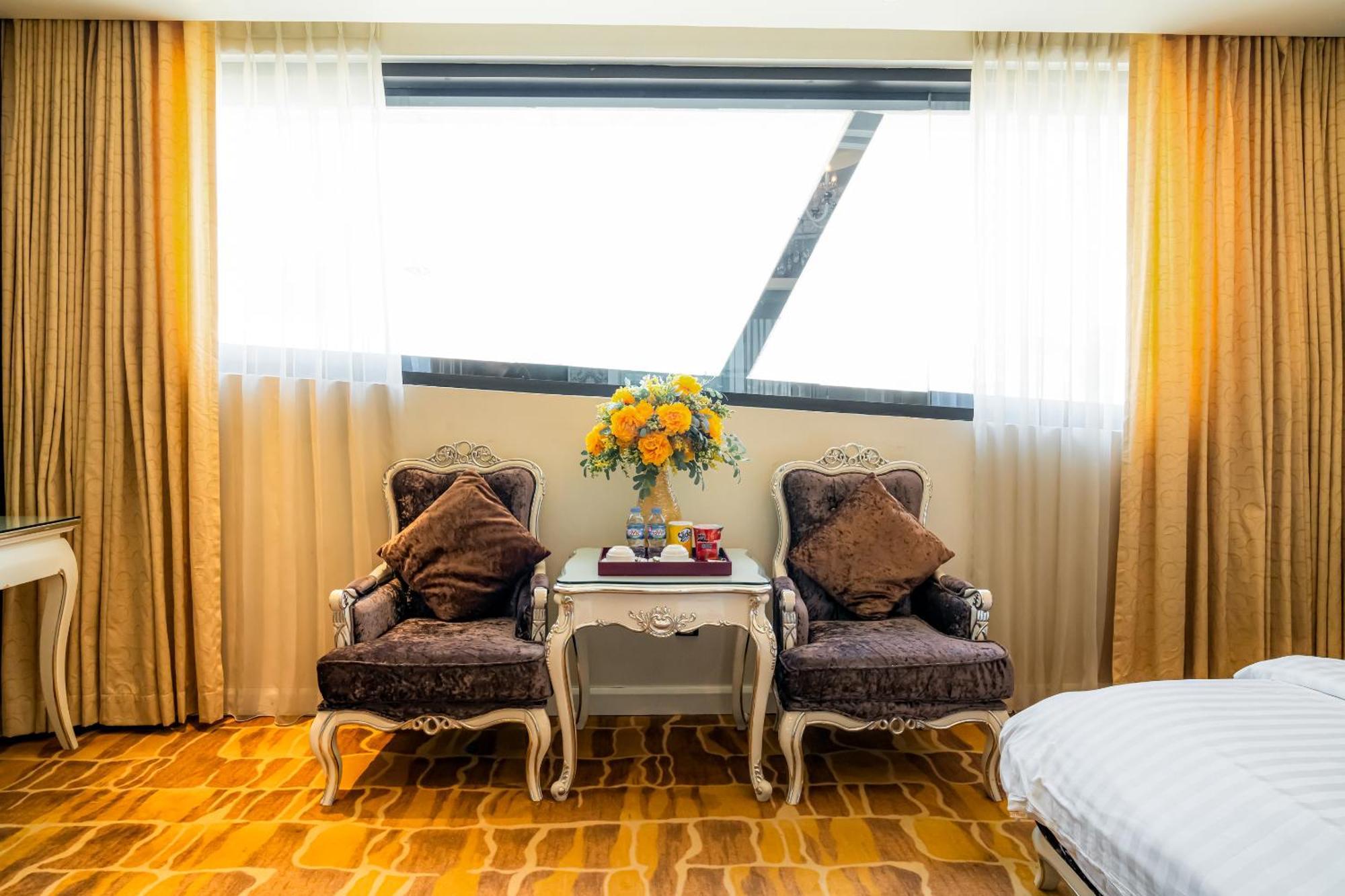 Hoang Trieu Hotel Ho Chi Minh City Exterior photo