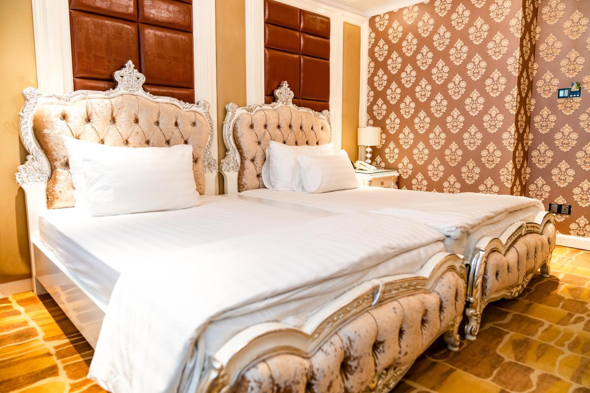 Hoang Trieu Hotel Ho Chi Minh City Exterior photo