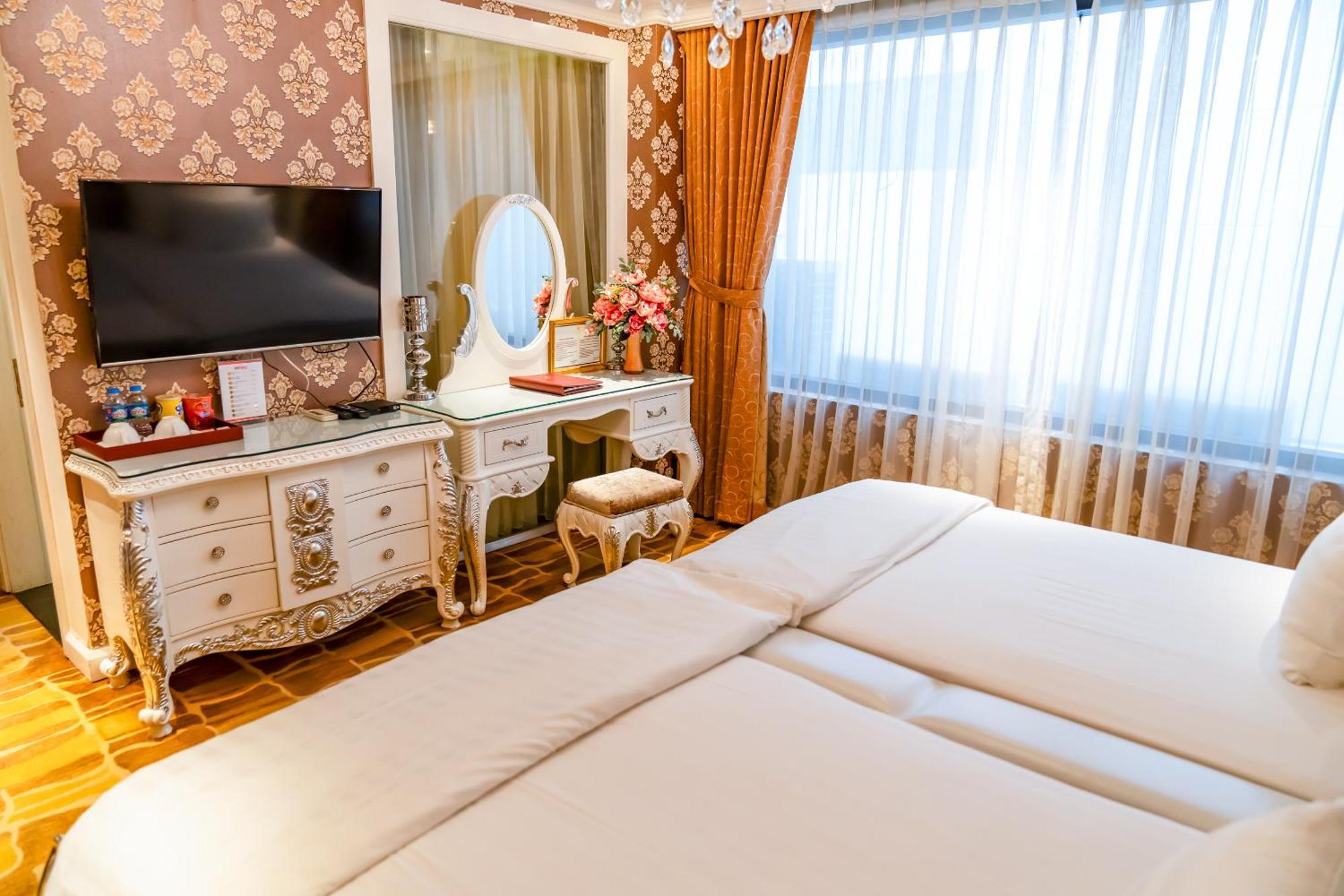 Hoang Trieu Hotel Ho Chi Minh City Exterior photo
