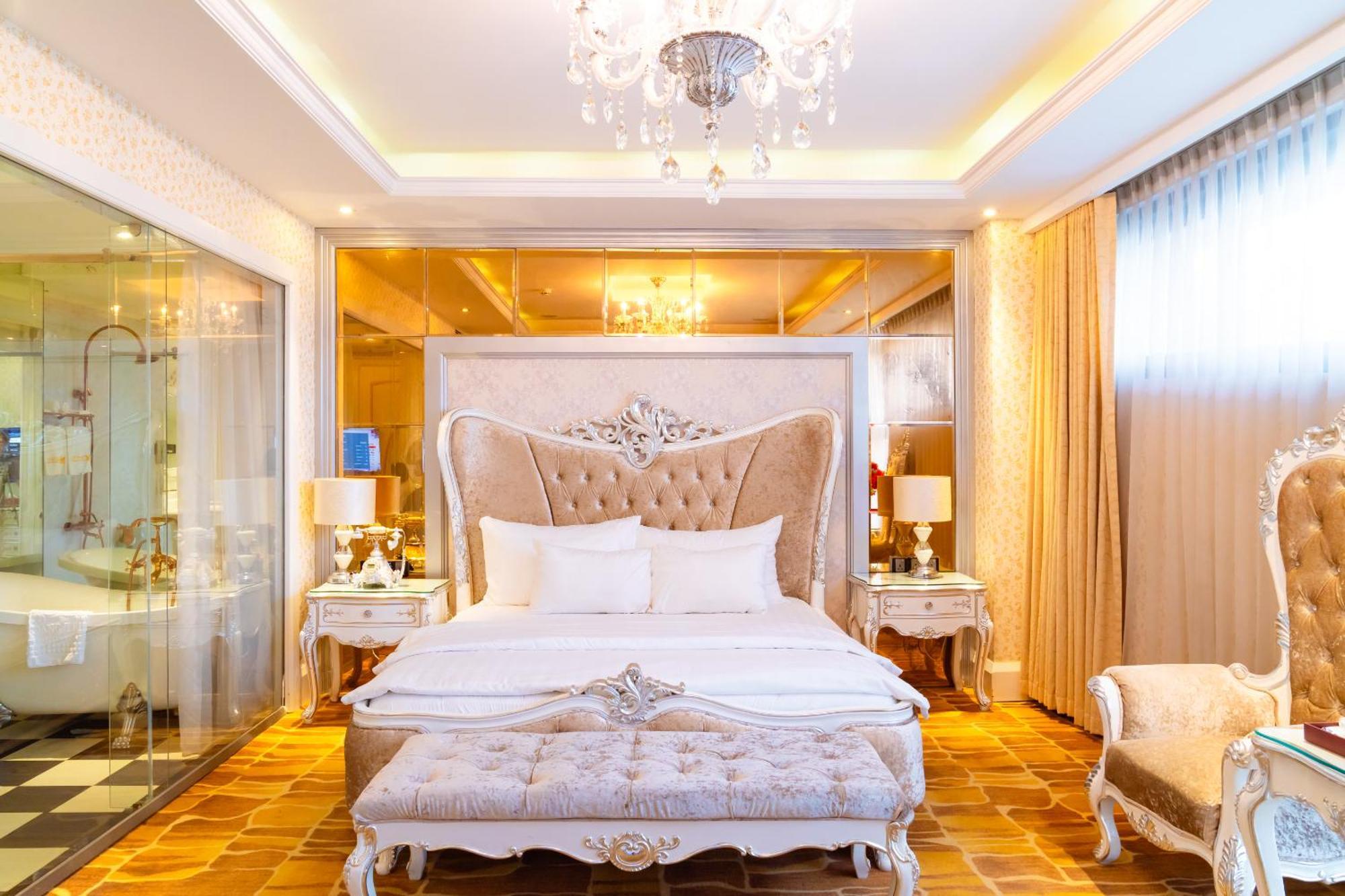 Hoang Trieu Hotel Ho Chi Minh City Exterior photo