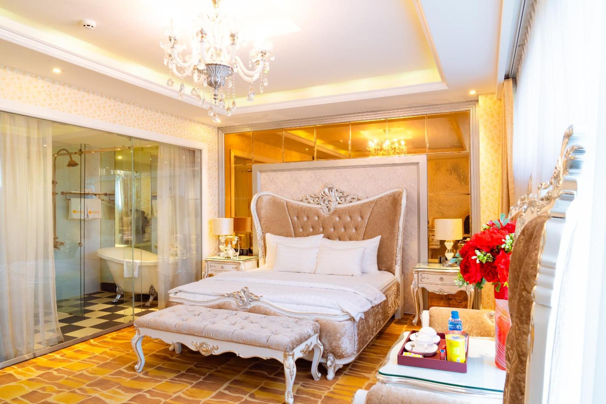 Hoang Trieu Hotel Ho Chi Minh City Exterior photo