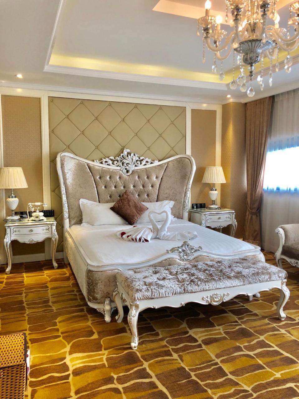 Hoang Trieu Hotel Ho Chi Minh City Exterior photo